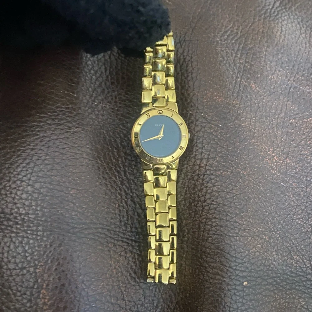 Gucci Vintage 3300.2.L 18K Gold Plated Women's Watch - Picture 2 of 3